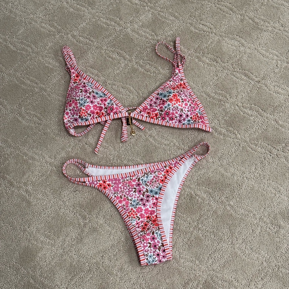 Never worn floral bikini